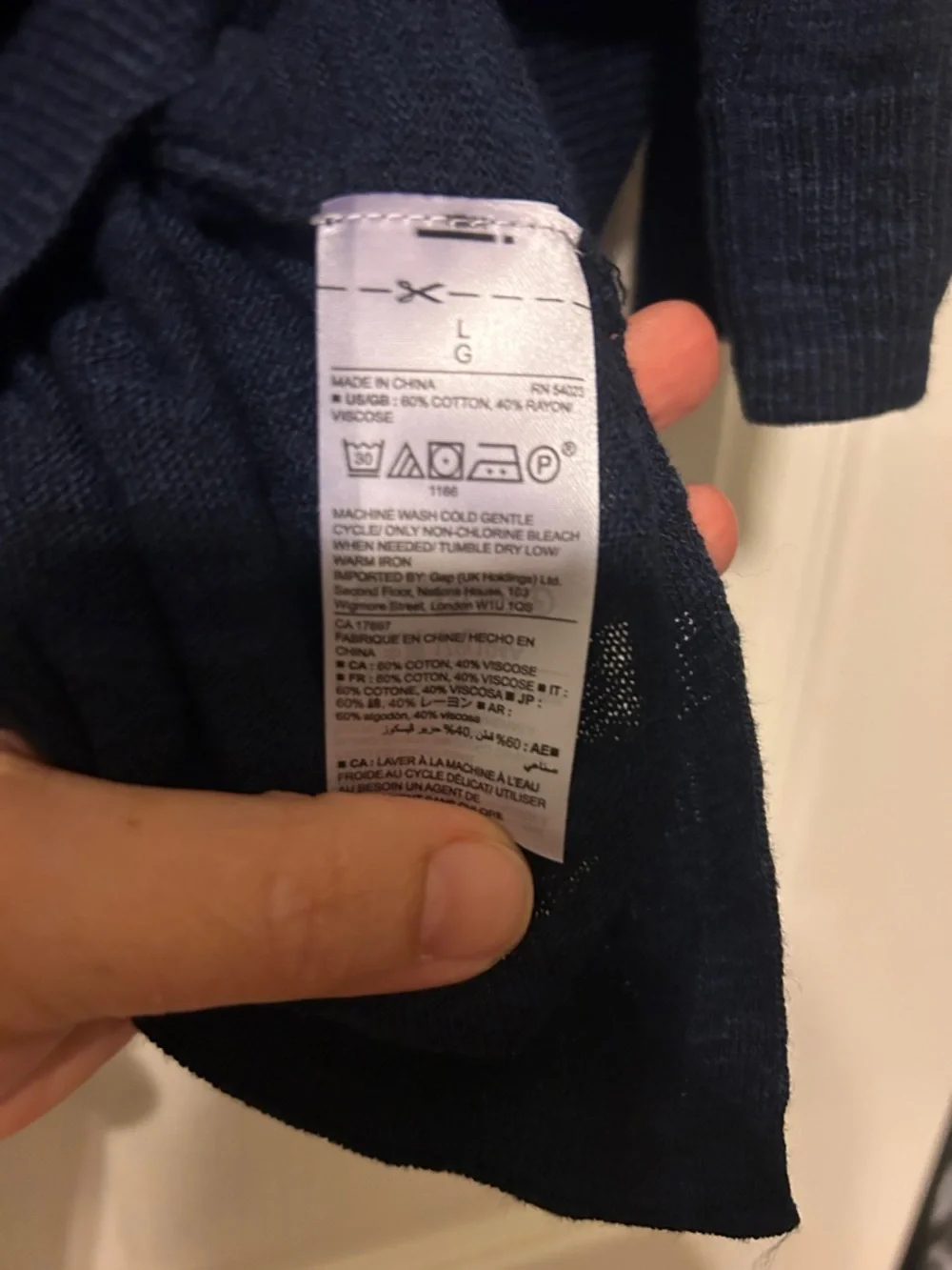 GAP Navy 3/4Sleeve 'LOVE' Graphic Top with Lemon. - Picture 4 of 5